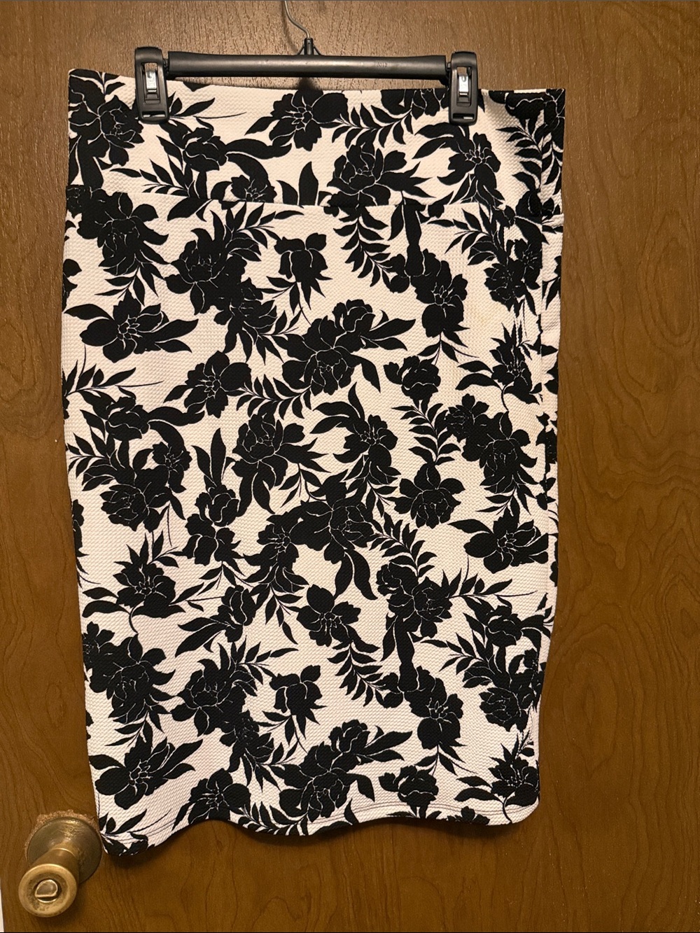 LuLaRoe  Black Floral Pencil Skirt XL